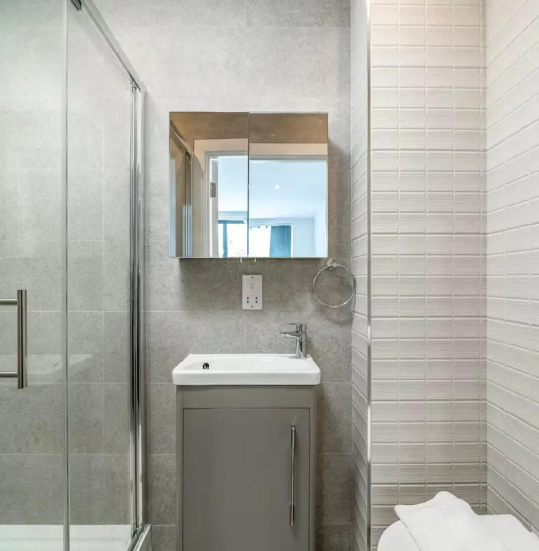 Image 4 of Boutique Lux London Apartments-Free Parking
