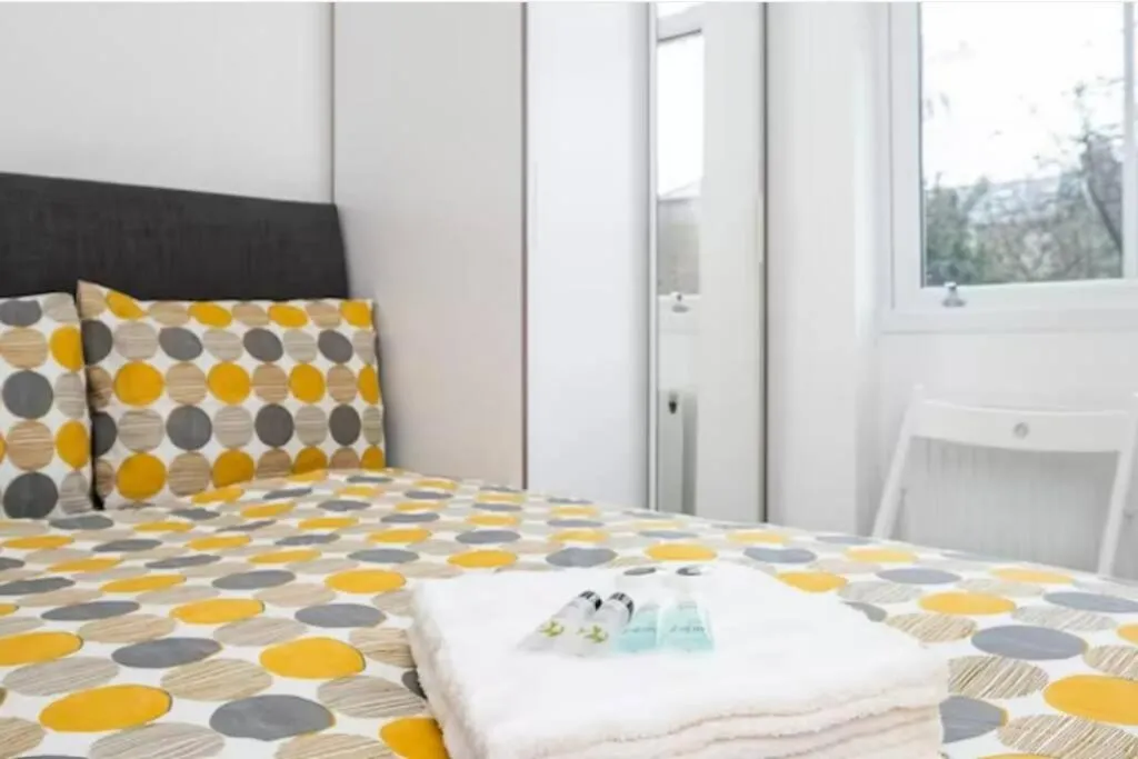 Image 2 of Boutique Modern Hotel Room For Two Near Tube And Bus Stations