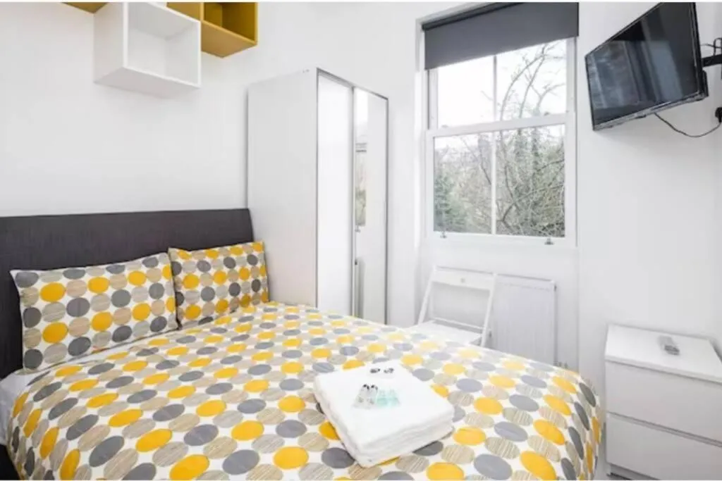 Image 5 of Boutique Modern Hotel Room For Two Near Tube And Bus Stations