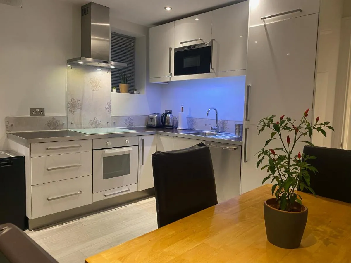 Image 3 of Boutique Putney Riverside Apartment