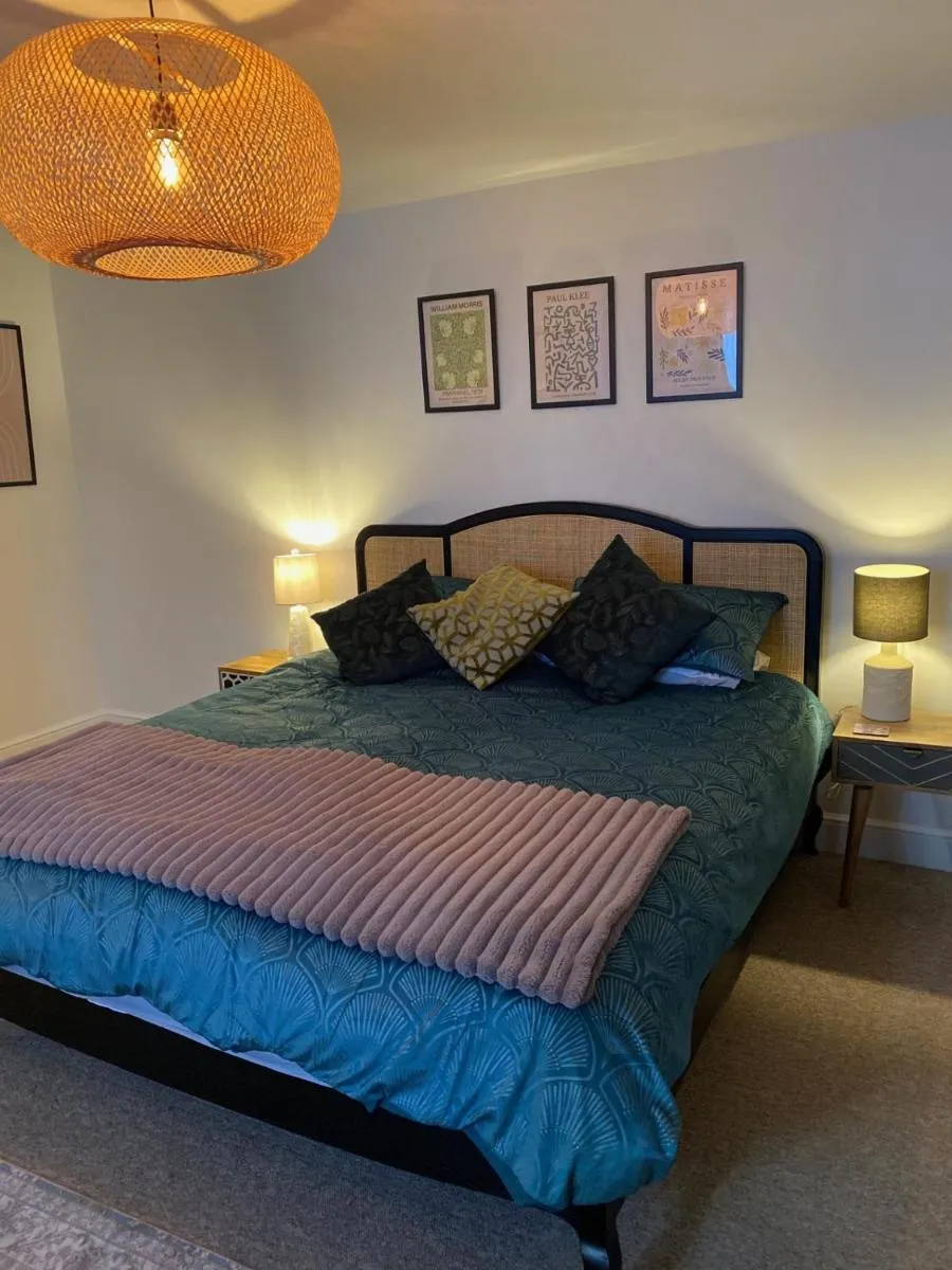 Image 4 of Boutique Putney Riverside Apartment