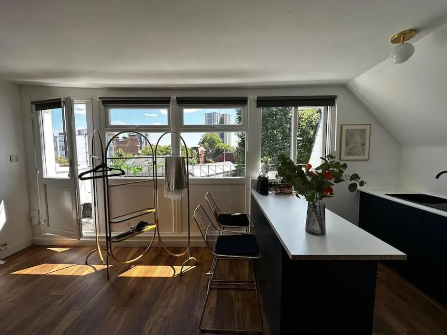 Image 4 of Boutique Studio near Regent’s Park n10