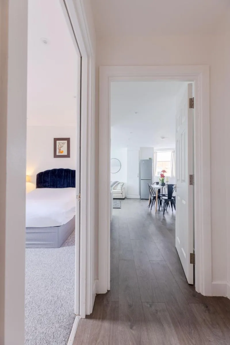 Image 5 of Boutique Vertigo Apartment Central Kingston/London