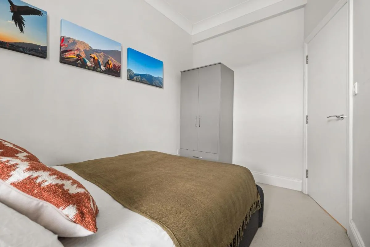 Image 2 of Brand NEW 2 BR Fulham Apartment Near Tube Station COZY