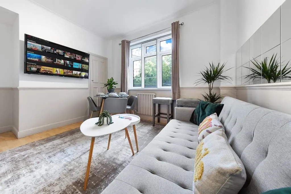 Image 5 of Brand New 3 Bedroom flat in Central London