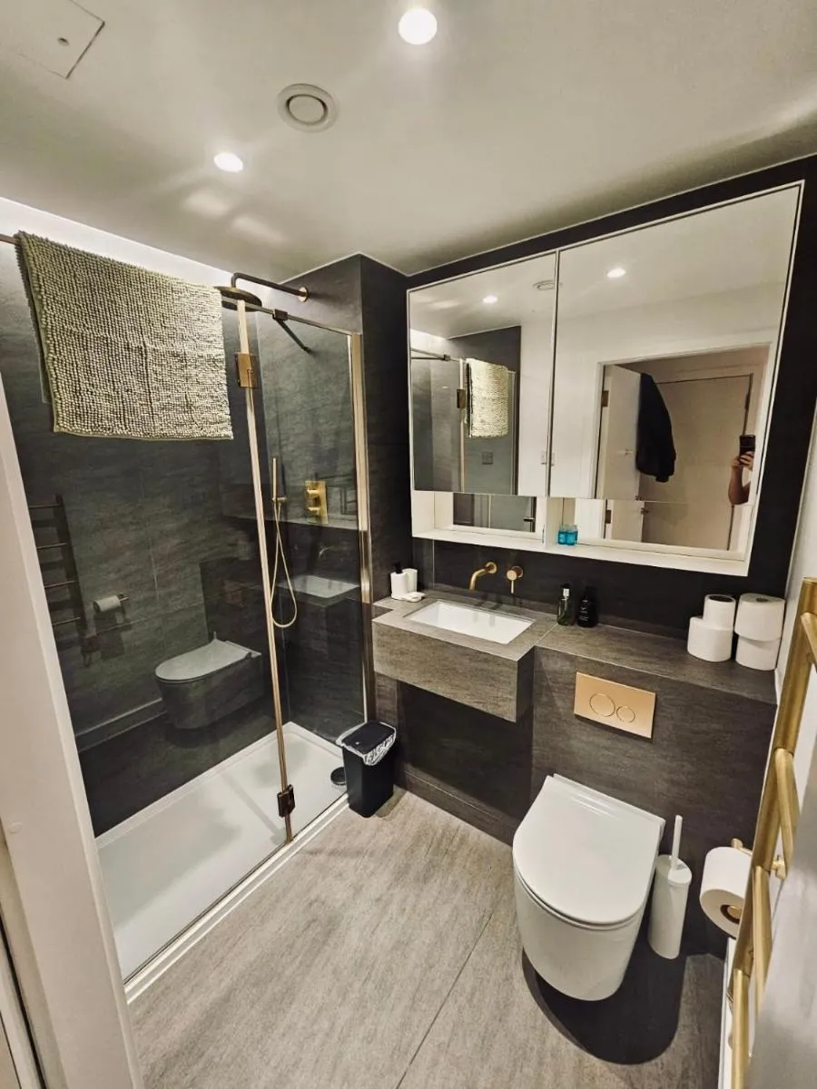 Image 5 of Breathtaking 3 bed hotel style apt, Kings Cross