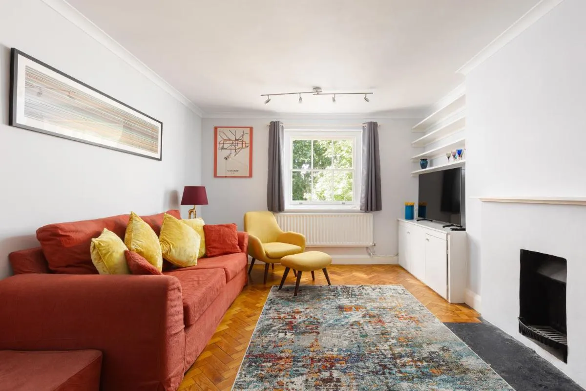 Image 3 of Bright 1BR Bloomsbury Flat by King’s Cross