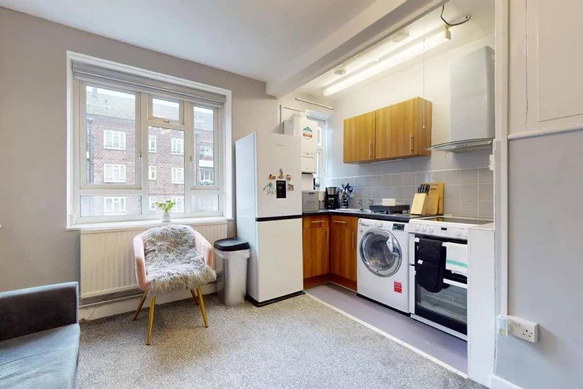 Image 3 of Bright 1Bedroom Home-Brixton Tube 12 min Away