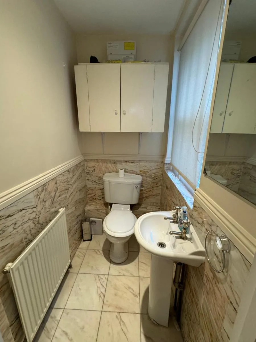 Image 4 of Bright 2 Bedroom Flat in Central London