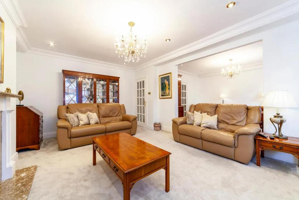 Bright 3BDR apt near Swiss Cottage