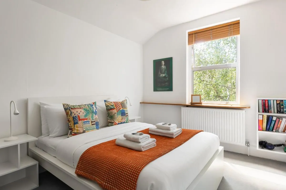 Image 3 of Bright 3BR House with Garden