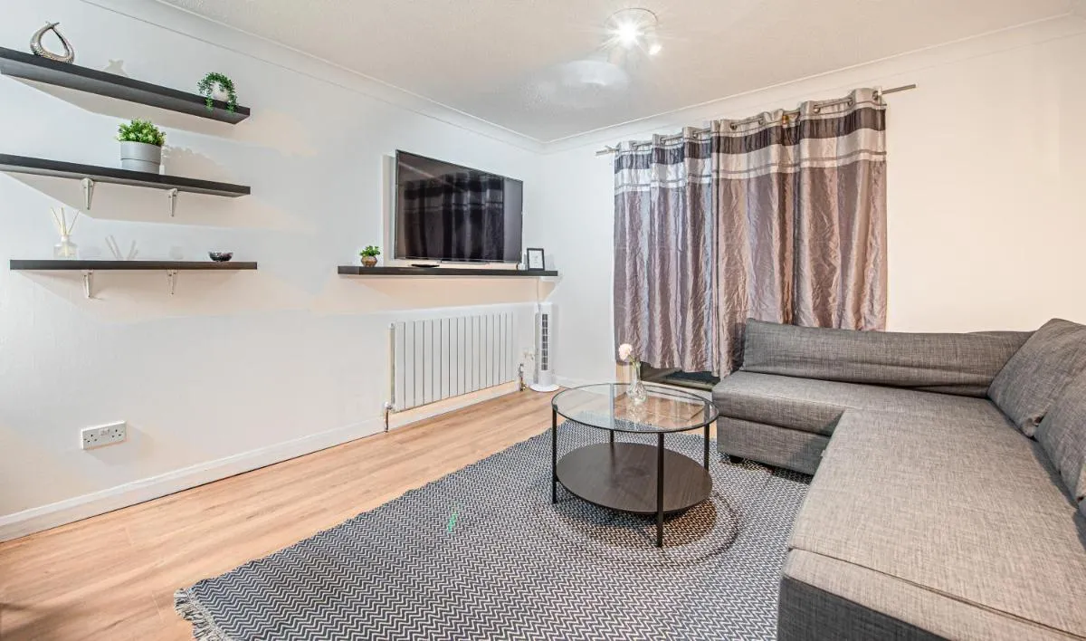 Image 5 of Bright Cosy Cottage with Parking and Outdoor Patio