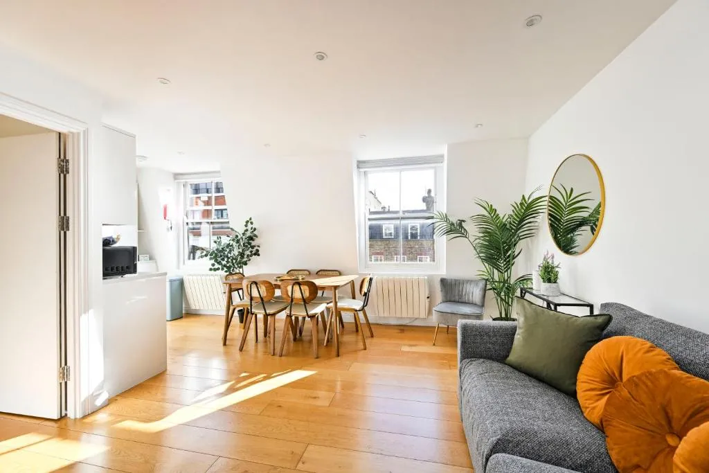 Image 1 of Bright Fitzrovia 2 Bed Apartments