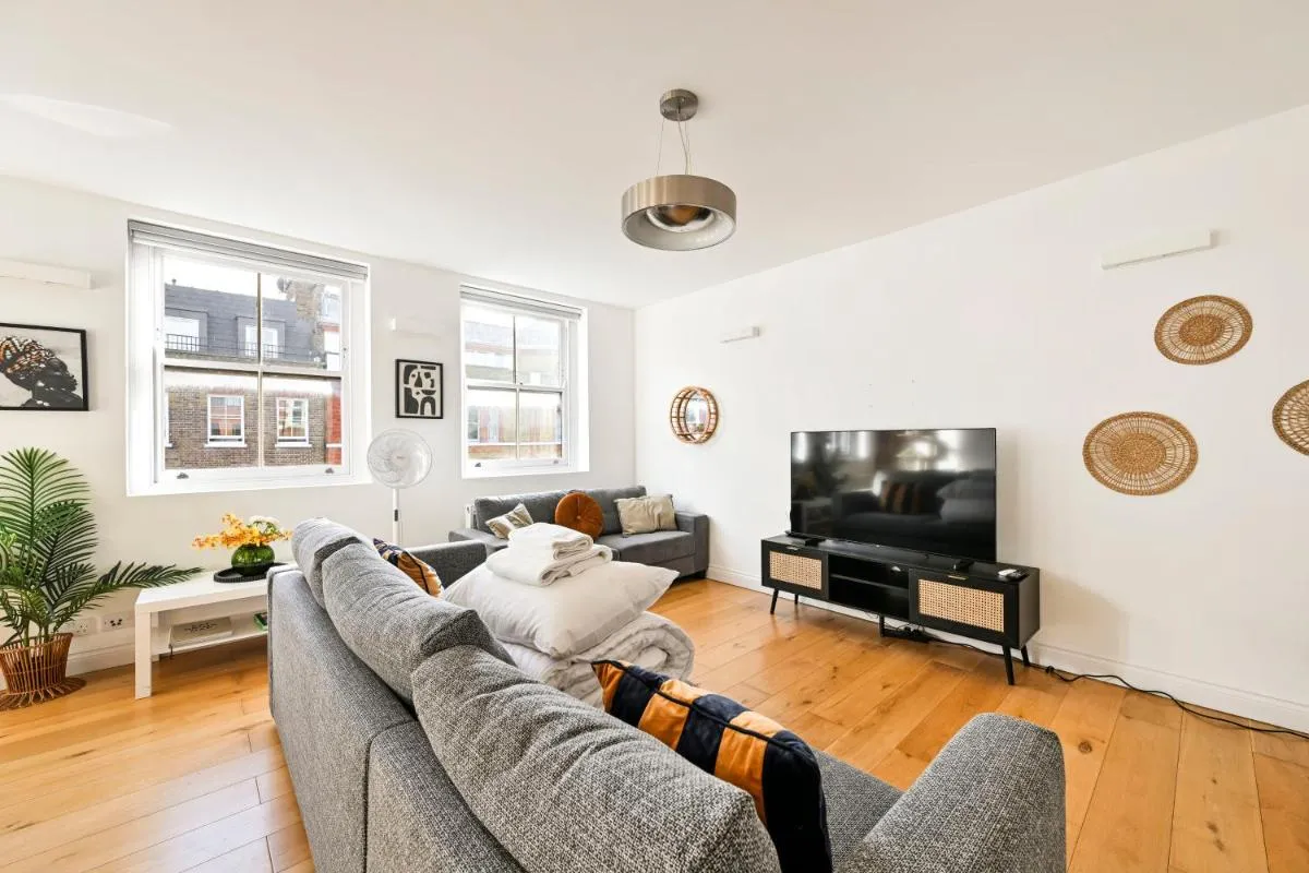 Image 5 of Bright Fitzrovia 2 Bed Apartments