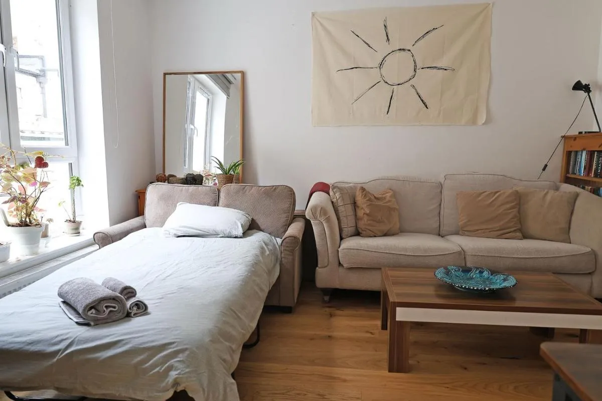 Image 2 of Bright Ground Floor Flat with Free Parking and Balcony Near Stoke Newington