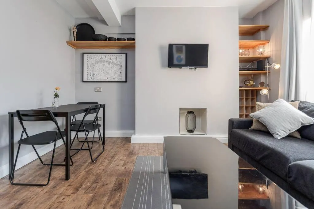 Image 5 of Bright, Modernised Apartment Close to Borough Market