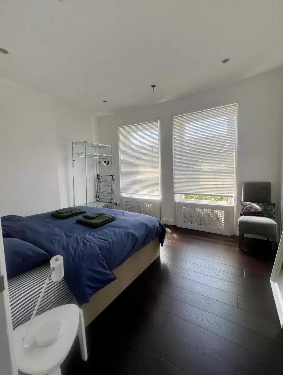 Image 3 of Bright, Spacious, Charming & Fully Equipped Victorian Flat in Quiet Brixton