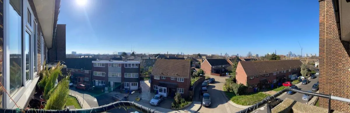 Image 2 of Bright, Spacious, modern Interior Decor 2 bedrooms Apartment with amazing views
