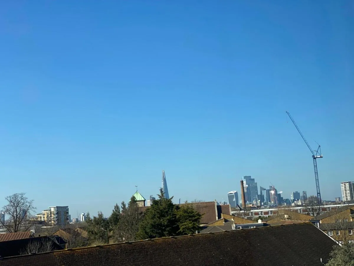 Image 3 of Bright, Spacious, modern Interior Decor 2 bedrooms Apartment with amazing views