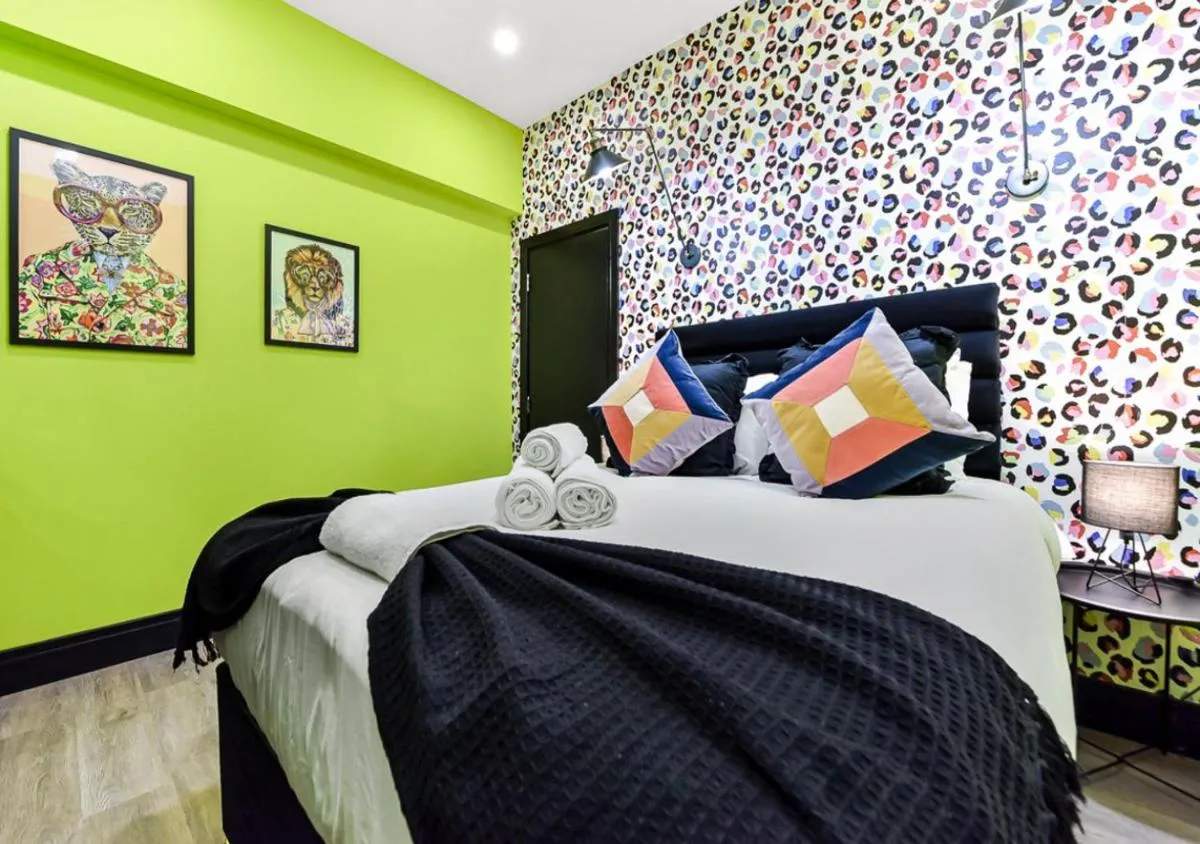 Image 3 of Bright & Colourful House – Best for a Large Groups