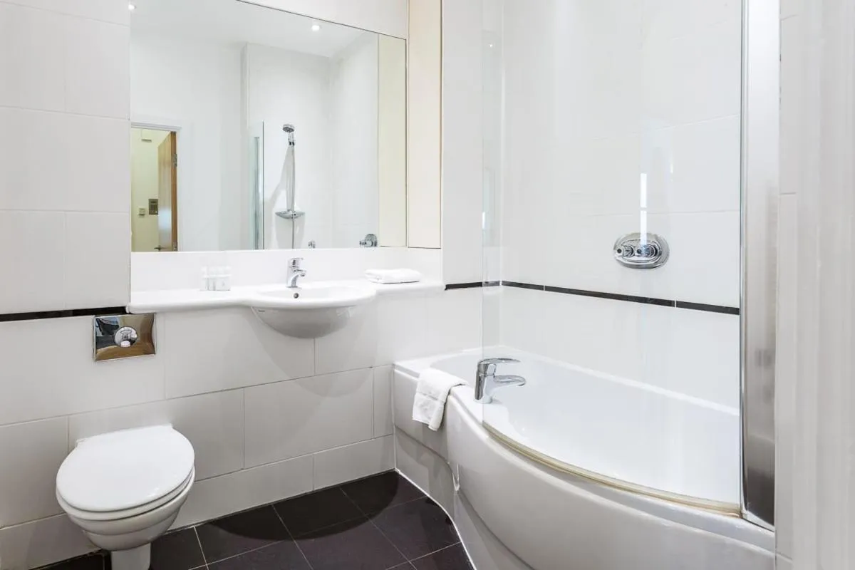 Image 5 of Bright & Comfortable Angel Apartment
