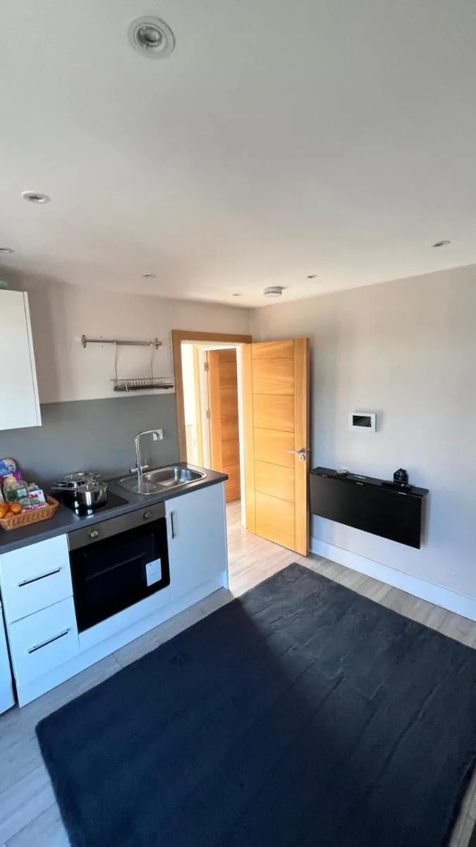 Image 5 of Bright & Modern 1-Bed Apartment in Prime Location