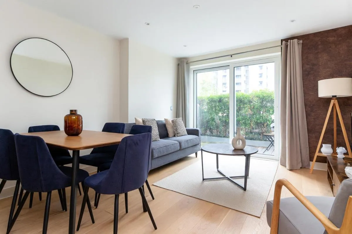 Image 3 of Bright & Modern Flat with Great Transport in Woolwich