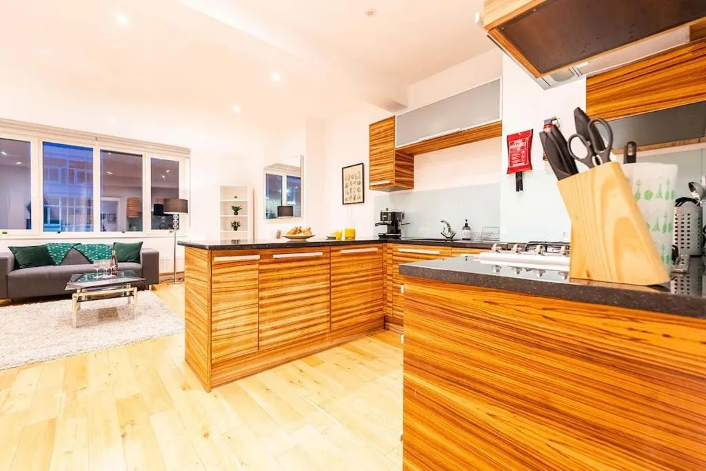 Image 4 of Bright & Modern One Bedroom Flat in Farringdon