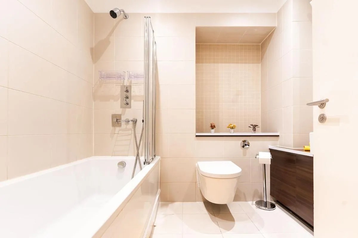 Image 3 of Bright & Modern One Bedroom Flat in Farringdon