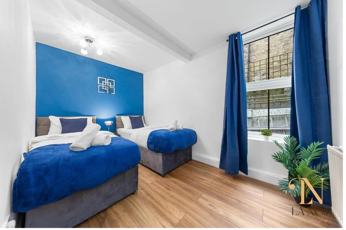 Image 5 of Bright & Spacious 2-BR Apartment in Central Brixton with Wi-Fi & Parking