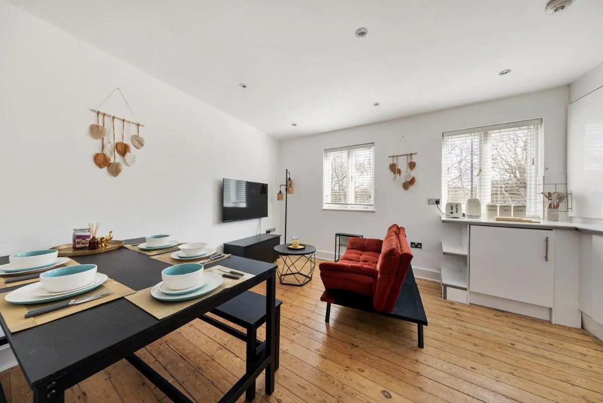 Image 5 of Bright & Stylish Stay Near King’s Cross