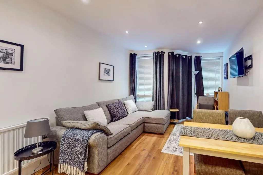 Image 4 of Bright & beautiful 1 bedroom flat in London Bridge