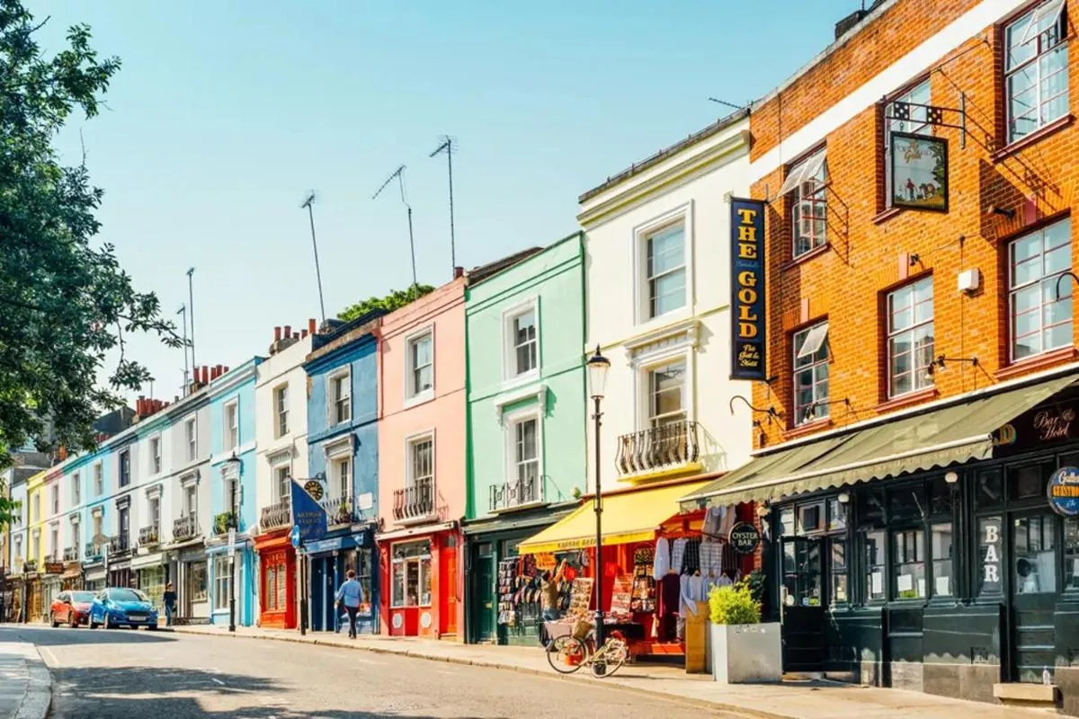 Image 3 of Bright & modern Notting Hill 3BR Apartment