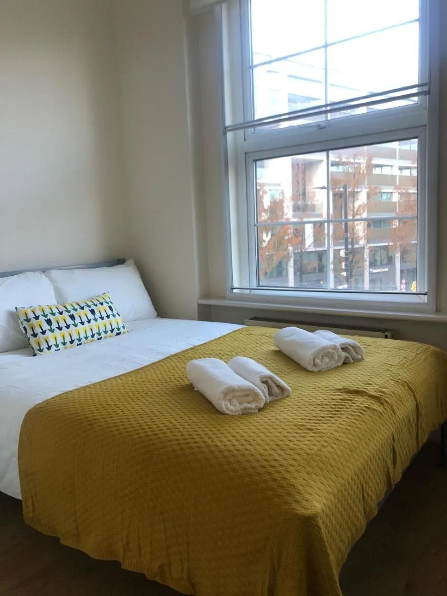 Image 2 of Bright and Cozy Entire Flat Near Euston Station and UCL Hospital