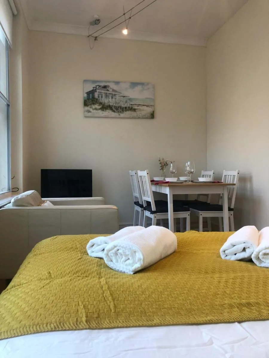 Image 4 of Bright and Cozy Entire Flat Near Euston Station and UCL Hospital