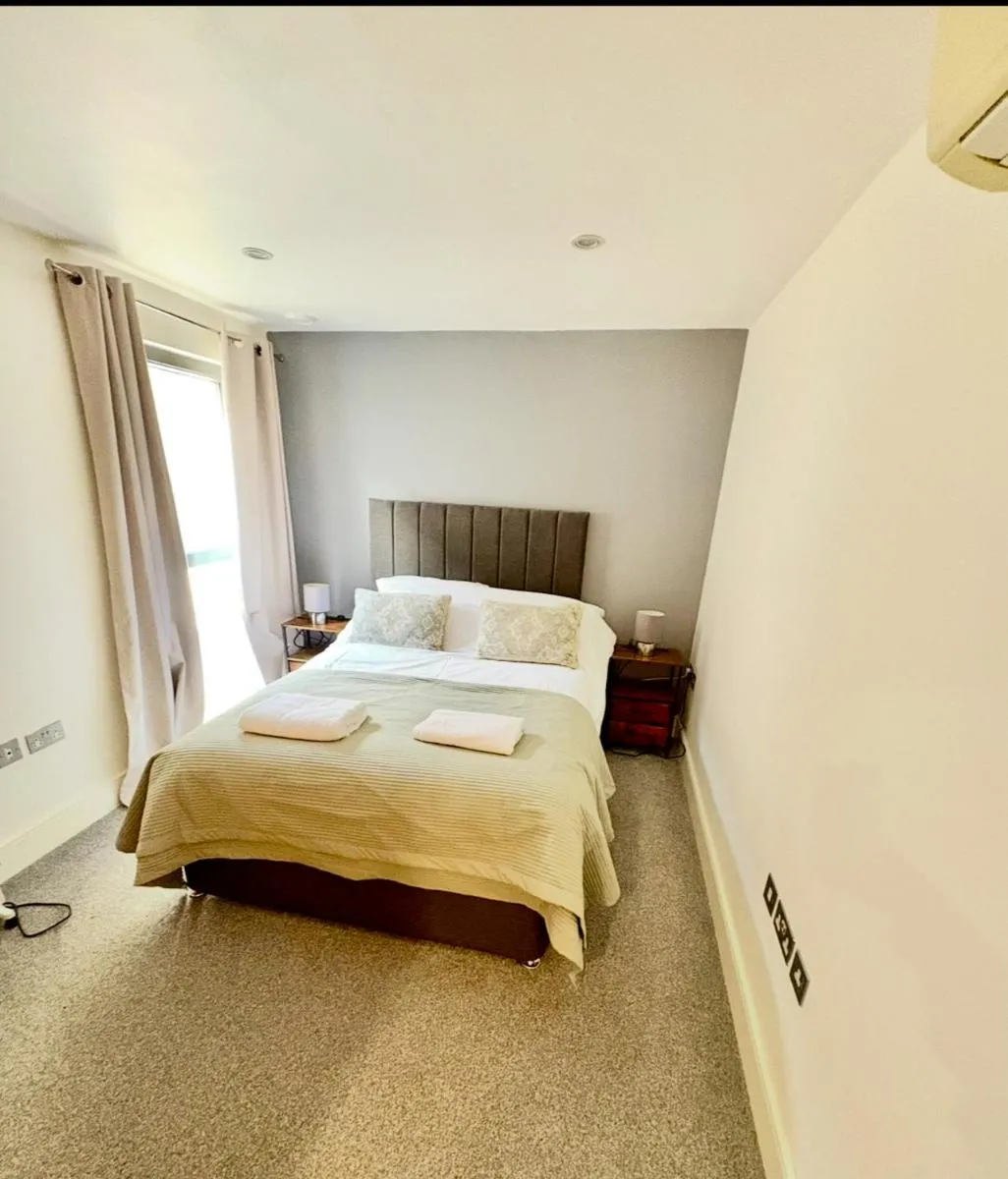 Image 5 of Bright and Modern 3 Bed Apartment Hyde Park Central London