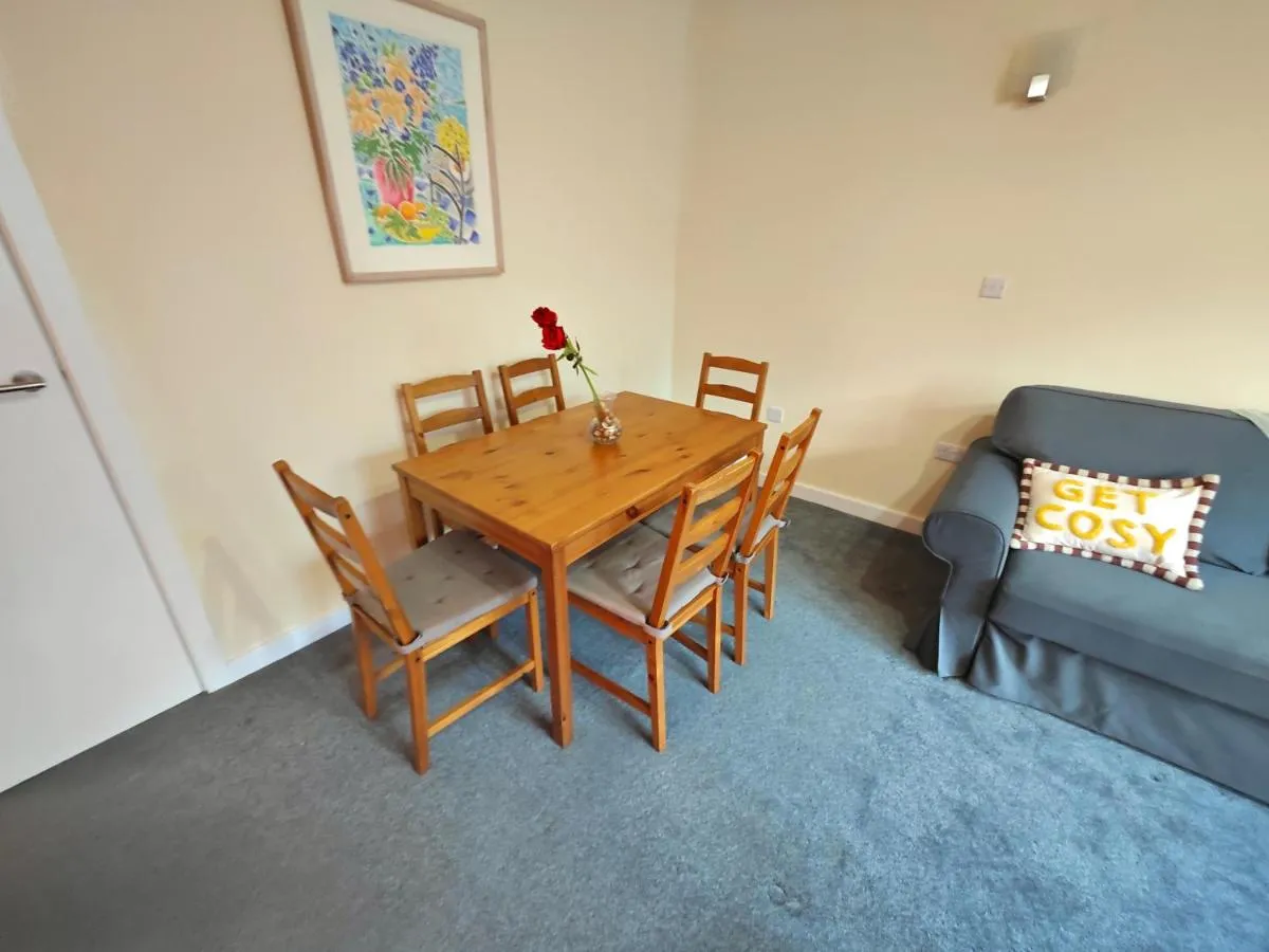 Image 3 of Bright and Spacious 2-Bedroom Flat Near Emirates Stadium