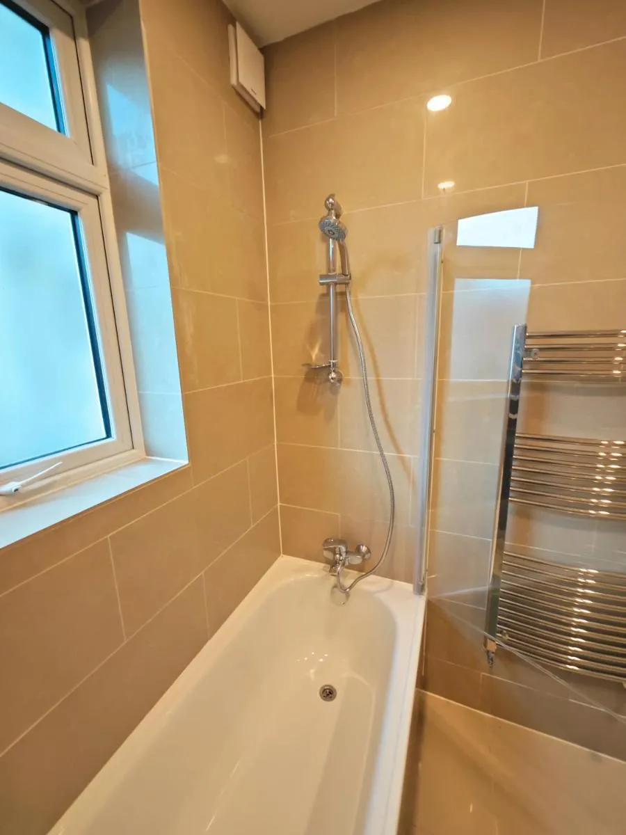 Image 4 of Bright and Spacious 2-Bedroom Flat Near Emirates Stadium
