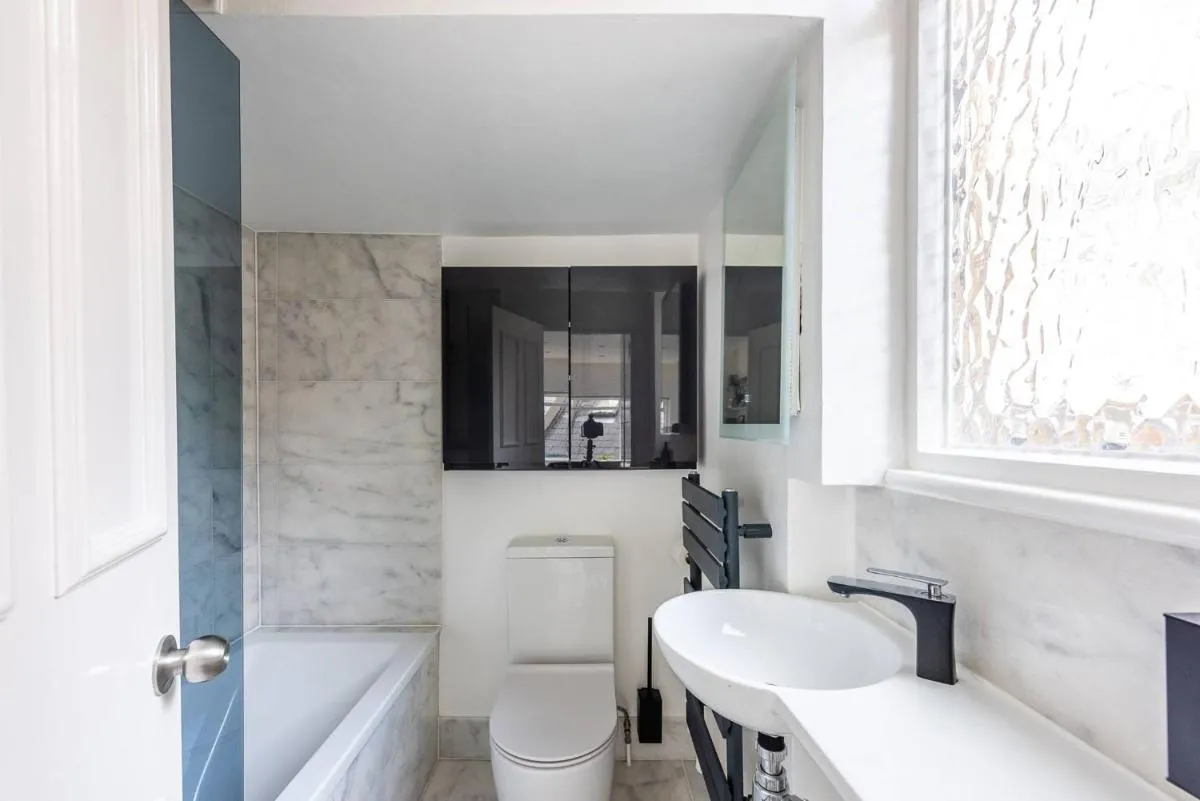 Image 3 of Bright and modern 1 Bed Flat Central London