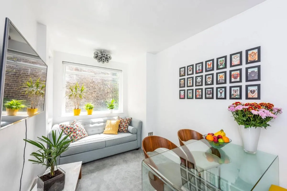 Image 5 of Bright and modern 1 Bed Flat Central London