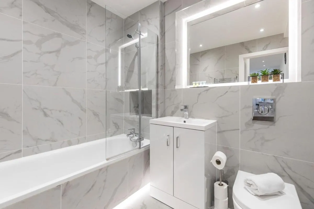 Image 3 of Bright and spacious Apartment – Excellent Location