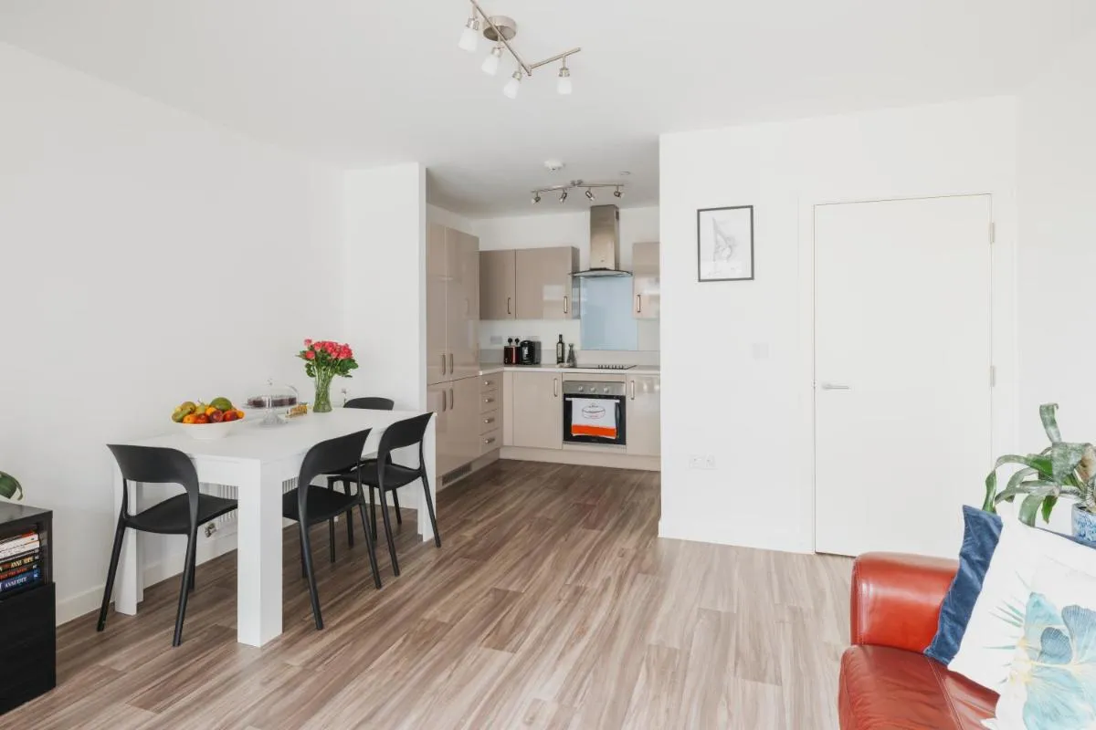 Image 3 of Brixton Village Flat- Private En-suite double bedroom
