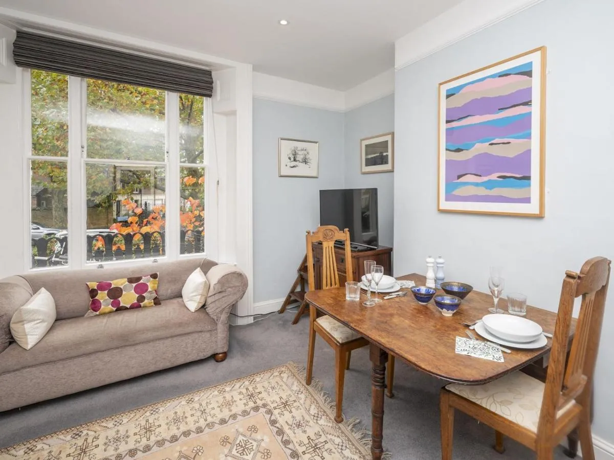Image 5 of Brockley Victorian apartment train links London – Pass the Keys