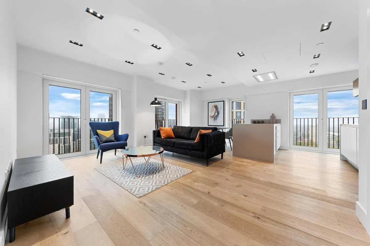 Image 5 of CENTRAL LONDON STAY-Fabulous Ultra-Central London Luxury Designer Two Bedroom-POOL-GYM-Full AC