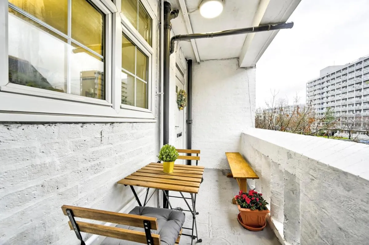 Image 5 of COSY 3BD LONDON ACCOM SLEEPs 6