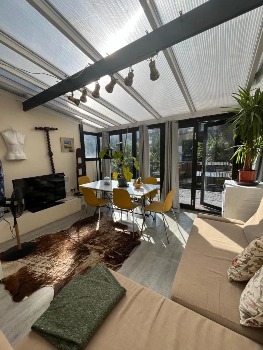 Image 5 of COSY CAMDEN 2 BEDROOM APARTMENT WITH TERRACE