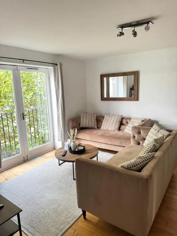 C&S Luxe – Riverside retreat ,London, Near 02 Arena has Free Parking and perfect for Long Stays