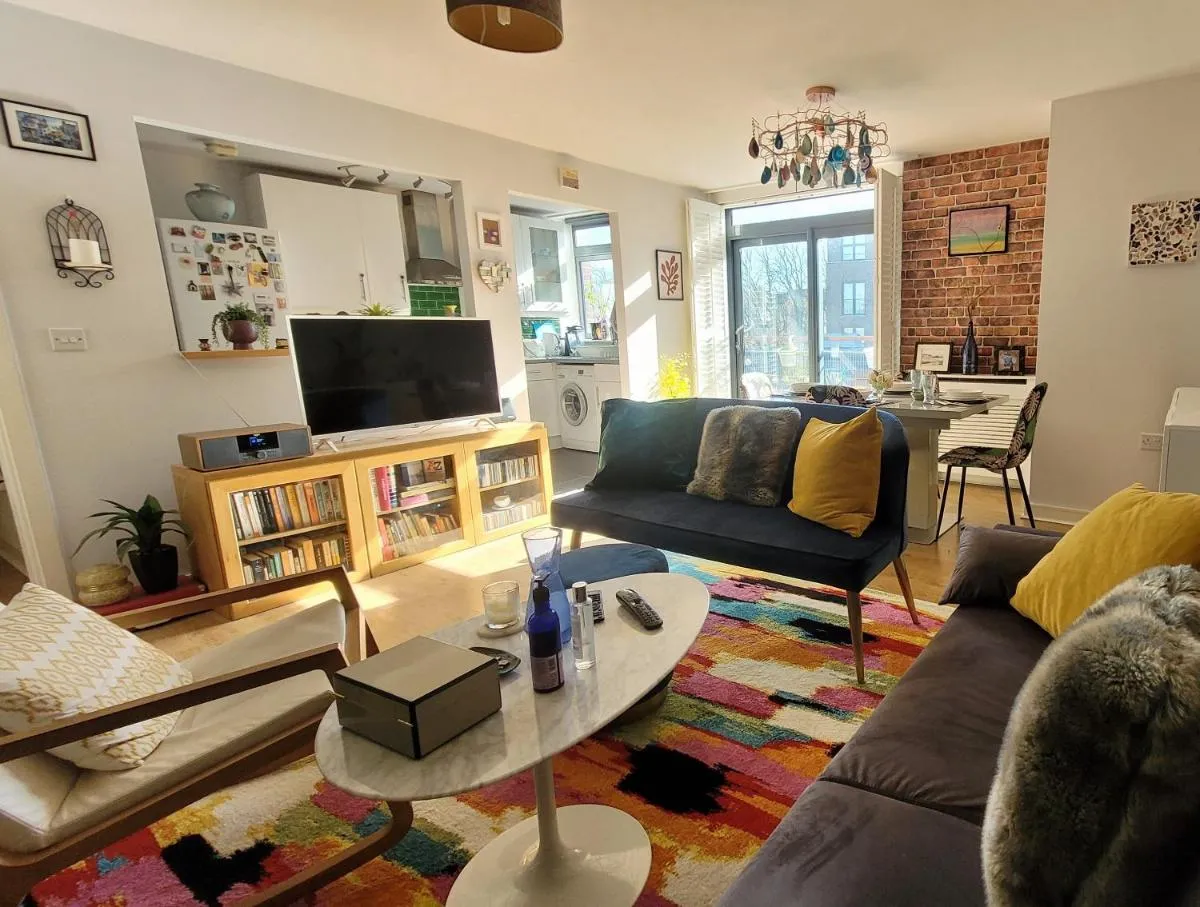 Image 5 of Cally Flat