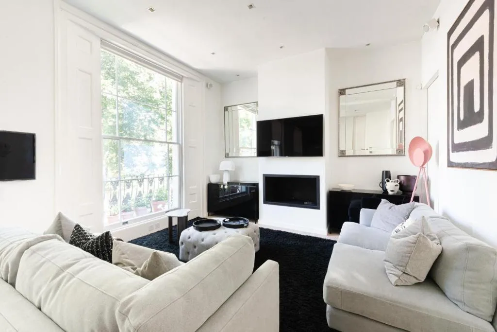 Image 1 of Calm Diva 2 Bedroom apartment in Notting Hill