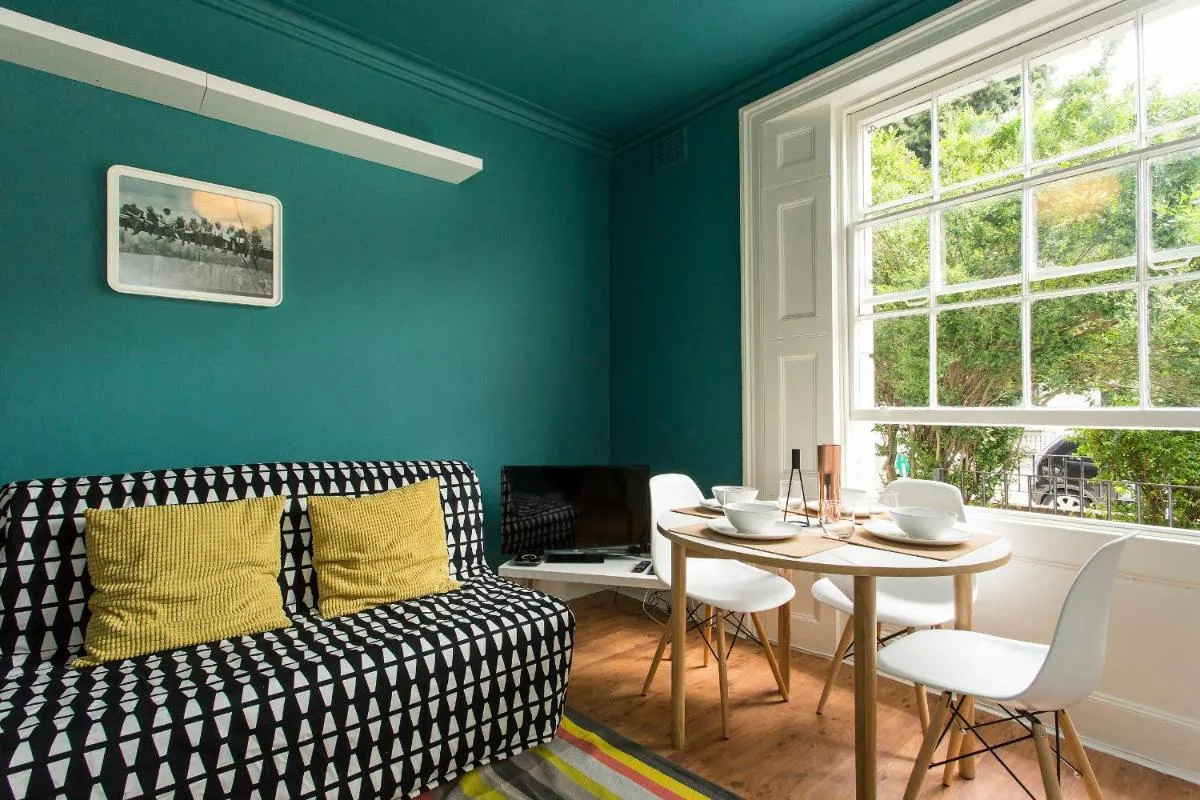 Image 4 of Camden Apartment By Morethanstays